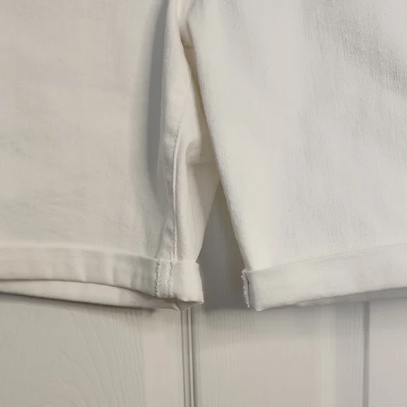 White Bermuda Women's Shorts with Power Pockets - Picture 5 of 12